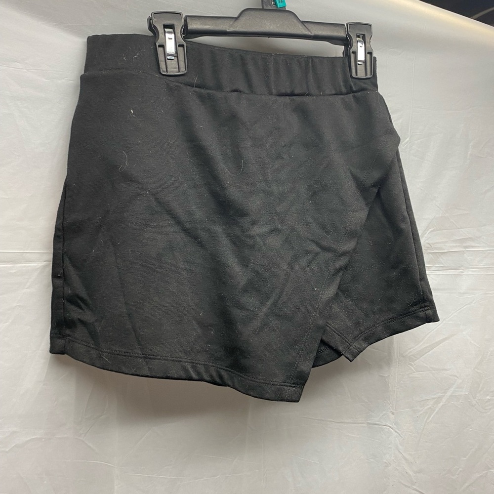 Skort - Picture 1 of 3